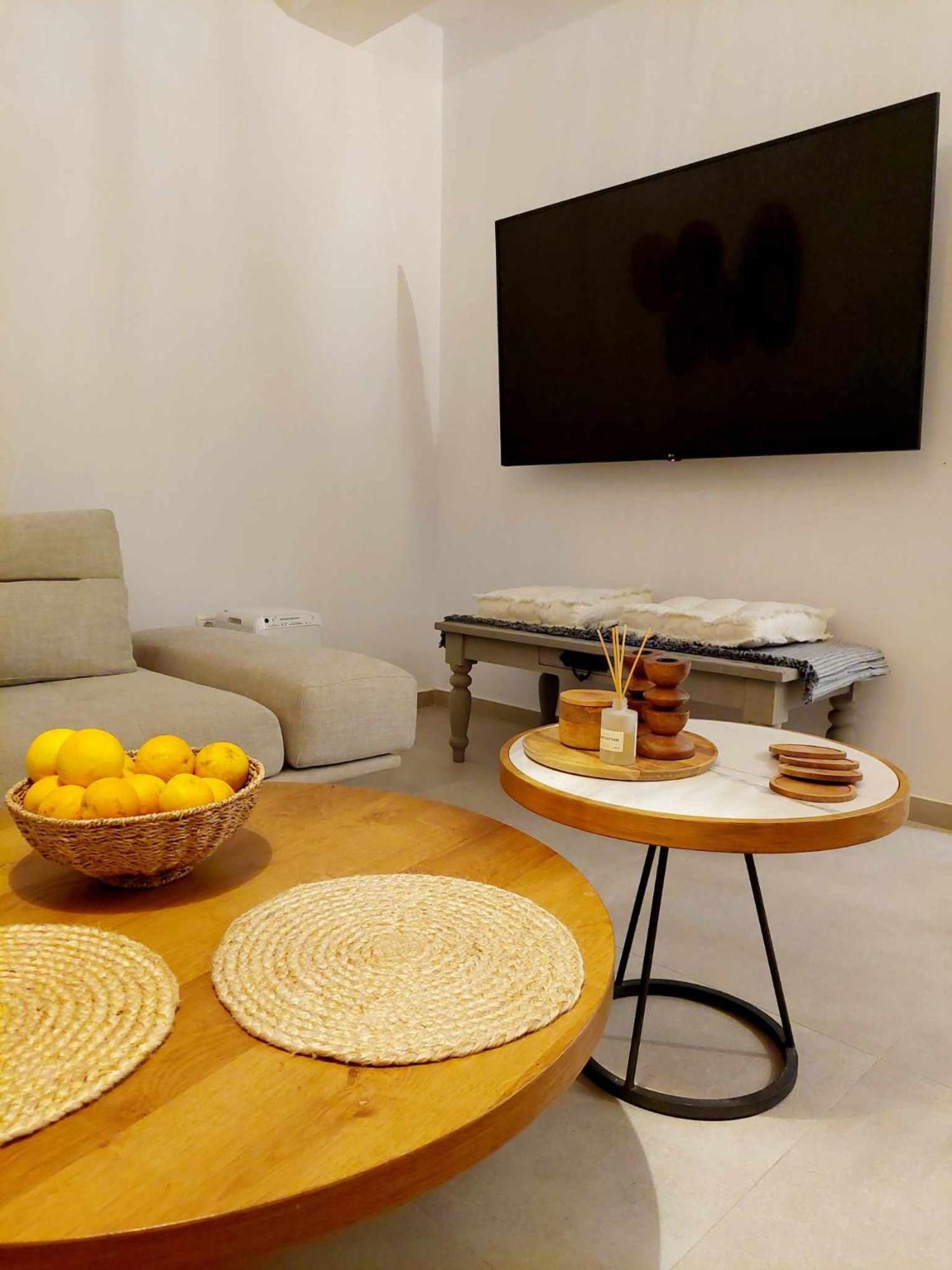 Maya Apartments, Modern And Convenient Apartments With Private Parking Skiathos Town Exterior foto