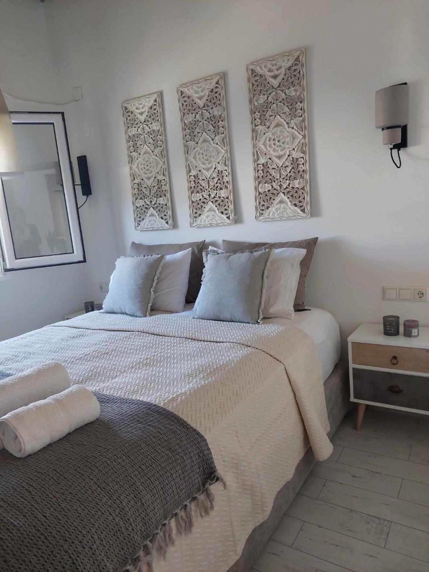 Maya Apartments, Modern And Convenient Apartments With Private Parking Skiathos Town Exterior foto