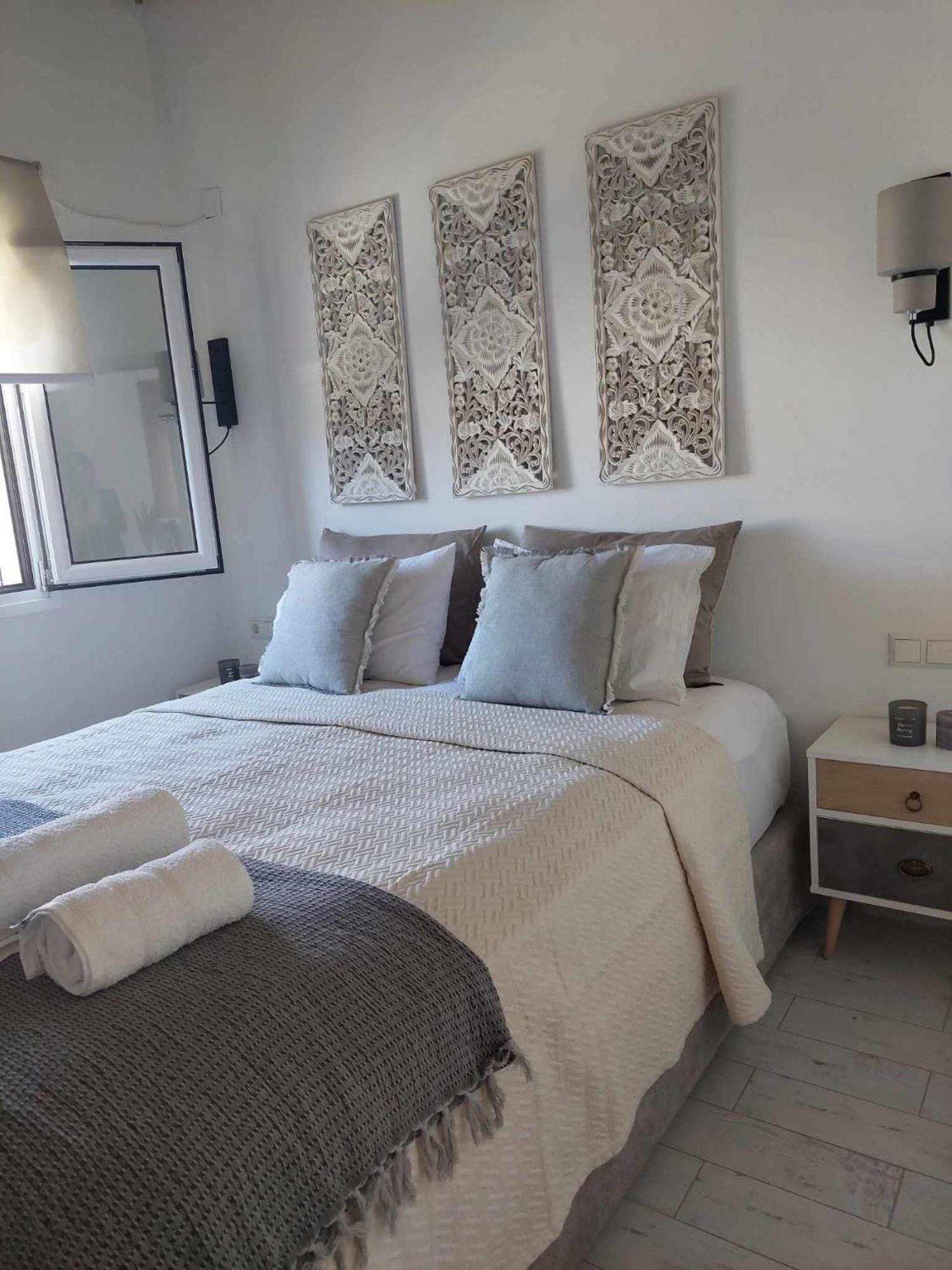 Maya Apartments, Modern And Convenient Apartments With Private Parking Skiathos Town Exterior foto