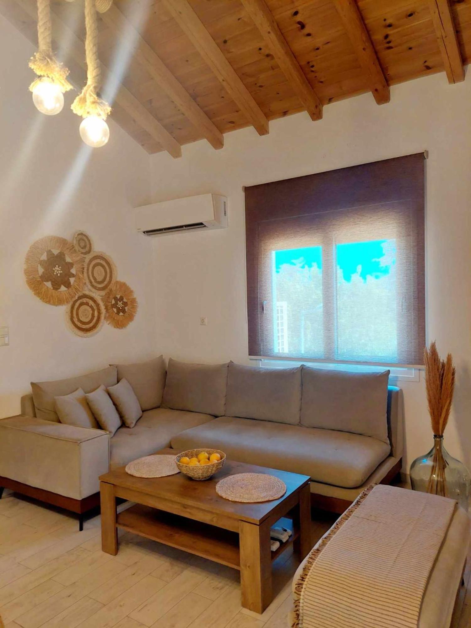 Maya Apartments, Modern And Convenient Apartments With Private Parking Skiathos Town Exterior foto