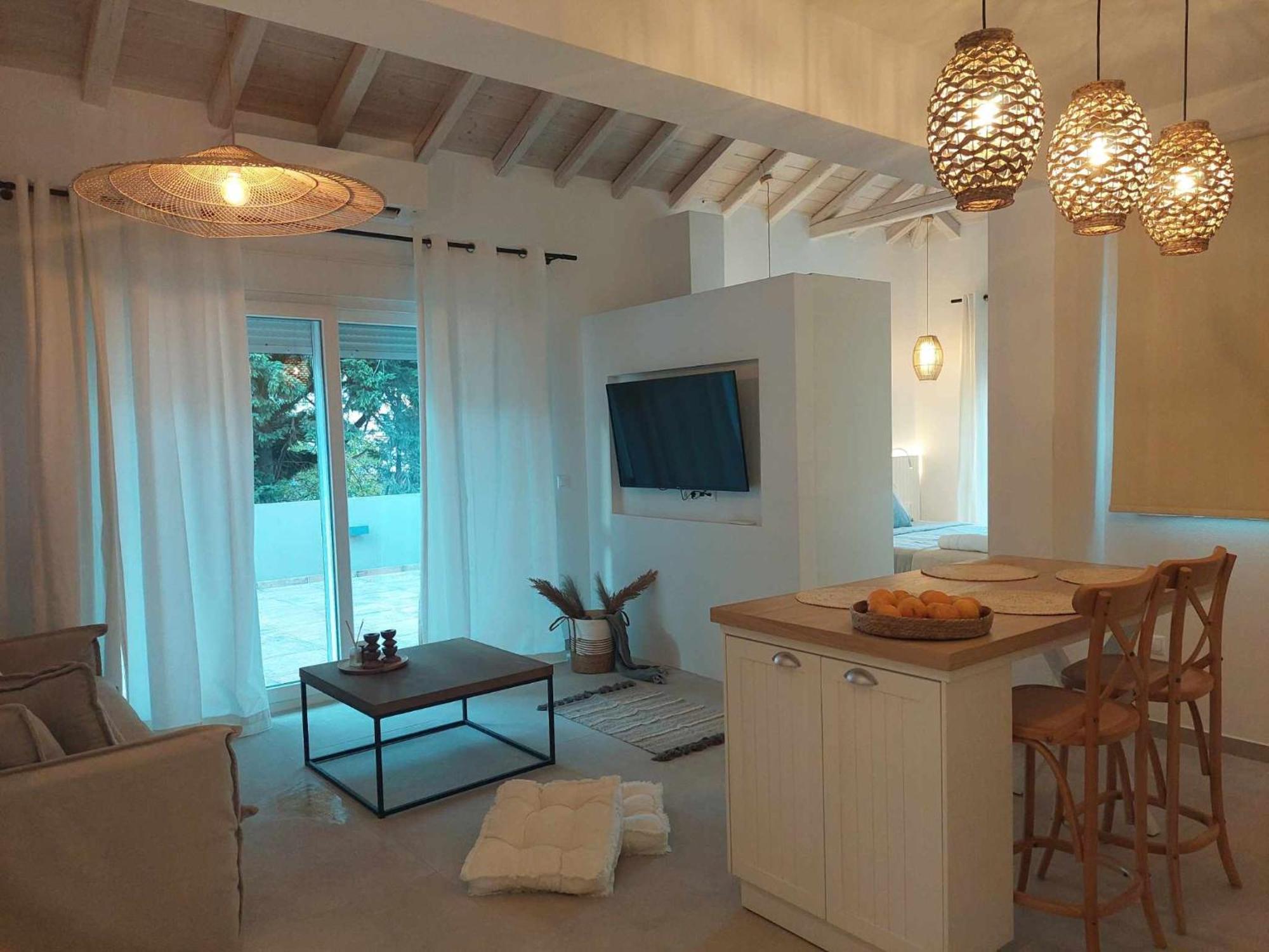 Maya Apartments, Modern And Convenient Apartments With Private Parking Skiathos Town Exterior foto