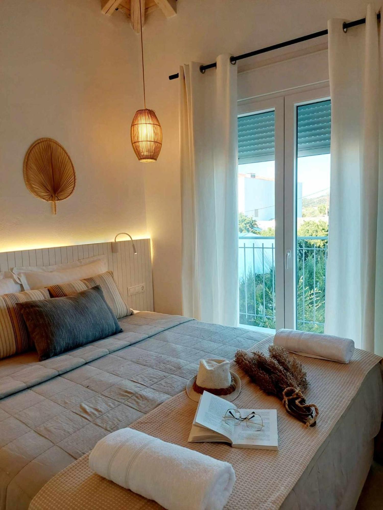 Maya Apartments, Modern And Convenient Apartments With Private Parking Skiathos Town Exterior foto