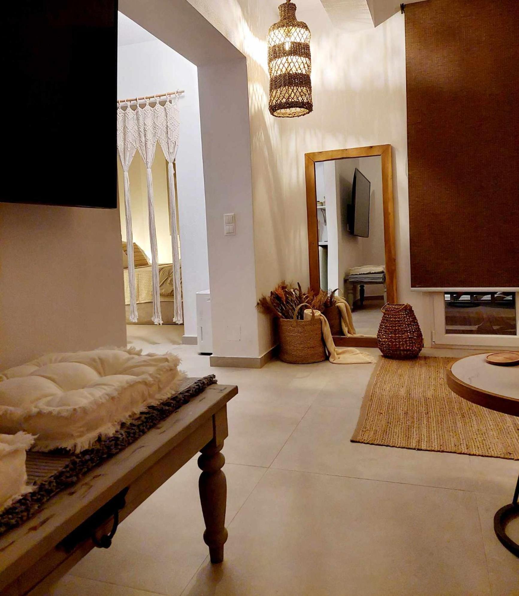 Maya Apartments, Modern And Convenient Apartments With Private Parking Skiathos Town Exterior foto