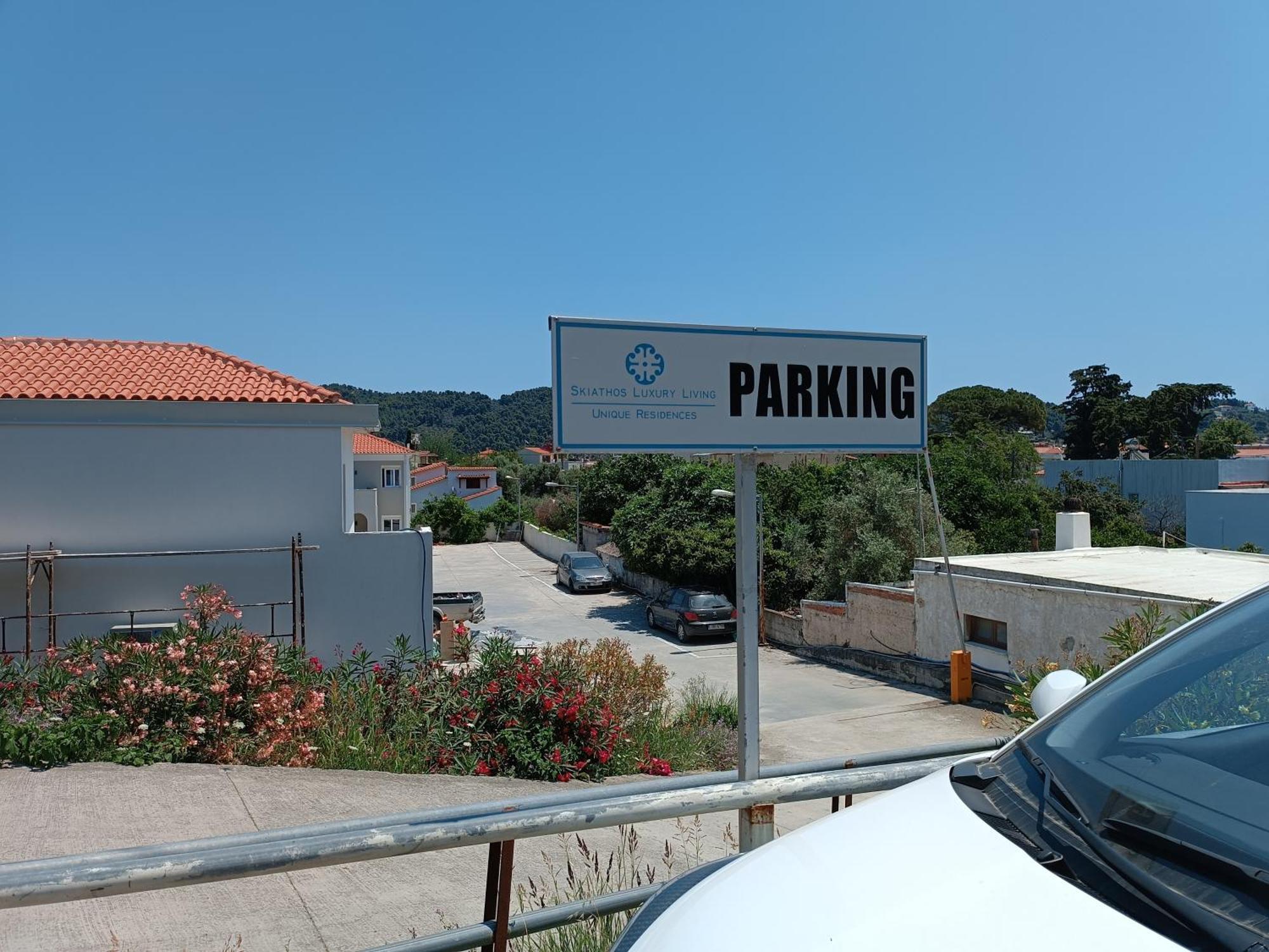 Maya Apartments, Modern And Convenient Apartments With Private Parking Skiathos Town Exterior foto